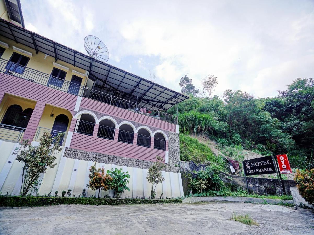 Oyo 90331 Hotel Toba Shanda Parapat Eksteriør bilde