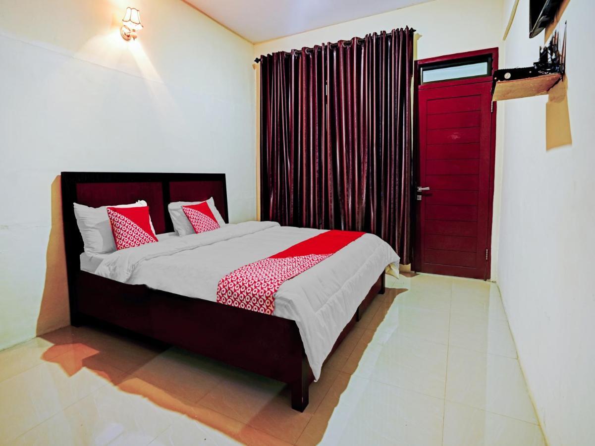 Oyo 90331 Hotel Toba Shanda Parapat Eksteriør bilde