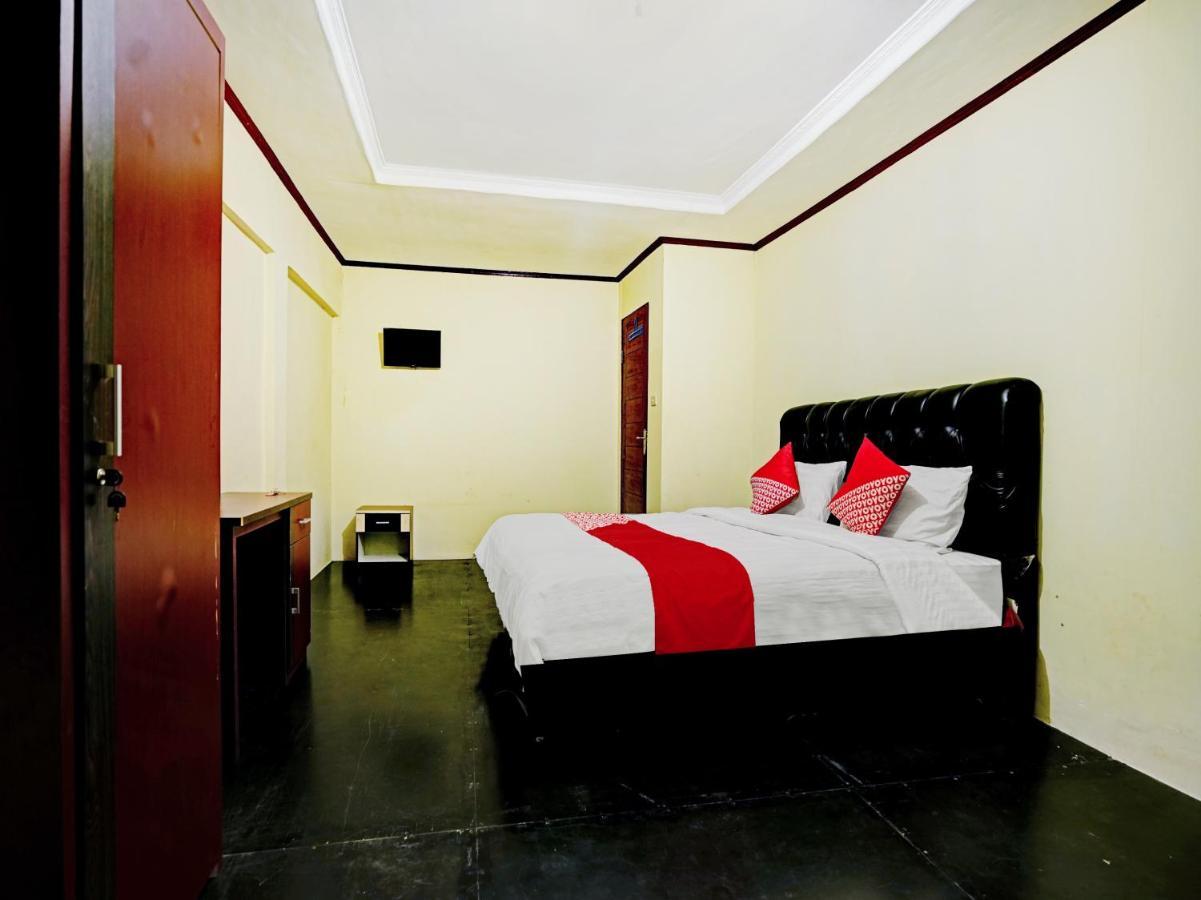 Oyo 90331 Hotel Toba Shanda Parapat Eksteriør bilde