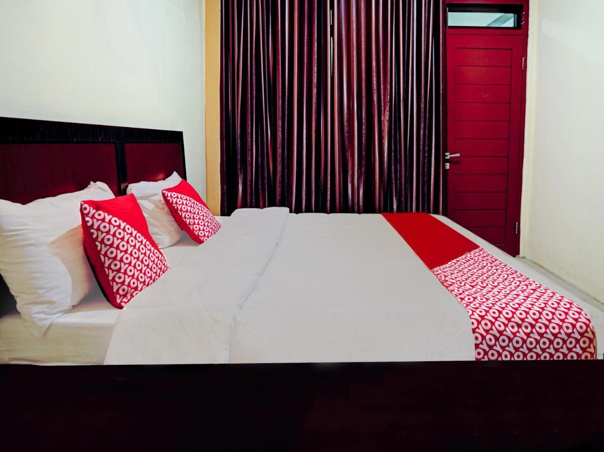Oyo 90331 Hotel Toba Shanda Parapat Eksteriør bilde