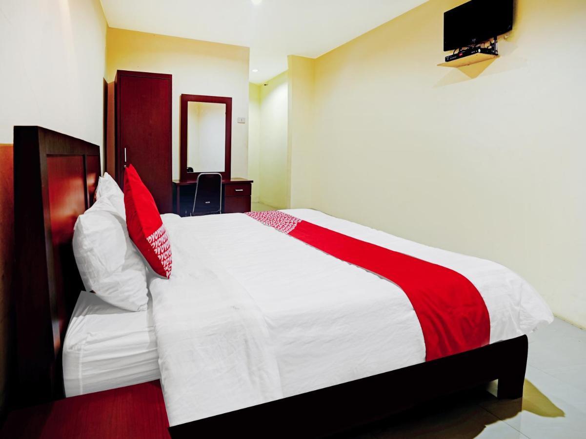 Oyo 90331 Hotel Toba Shanda Parapat Eksteriør bilde