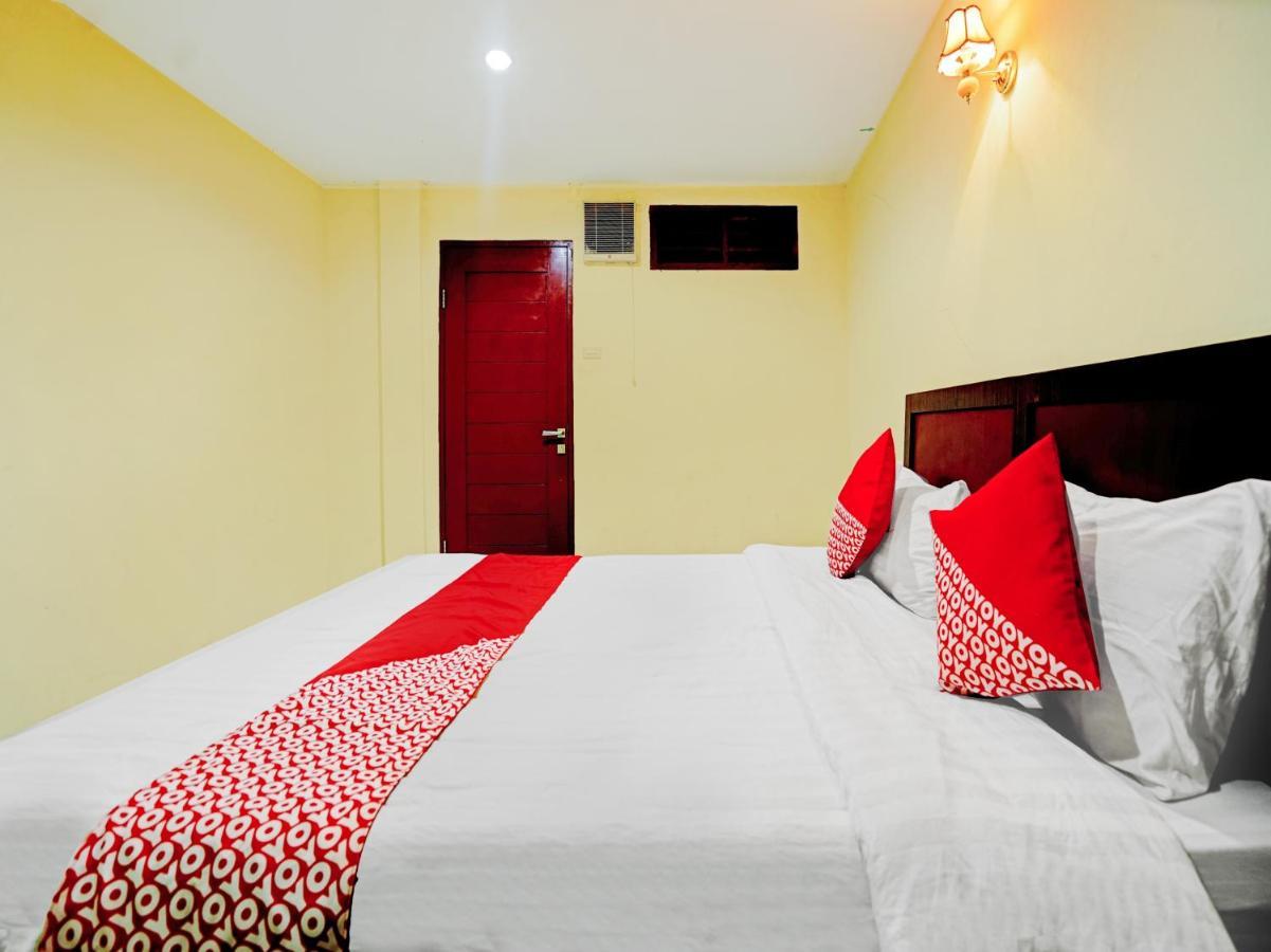 Oyo 90331 Hotel Toba Shanda Parapat Eksteriør bilde