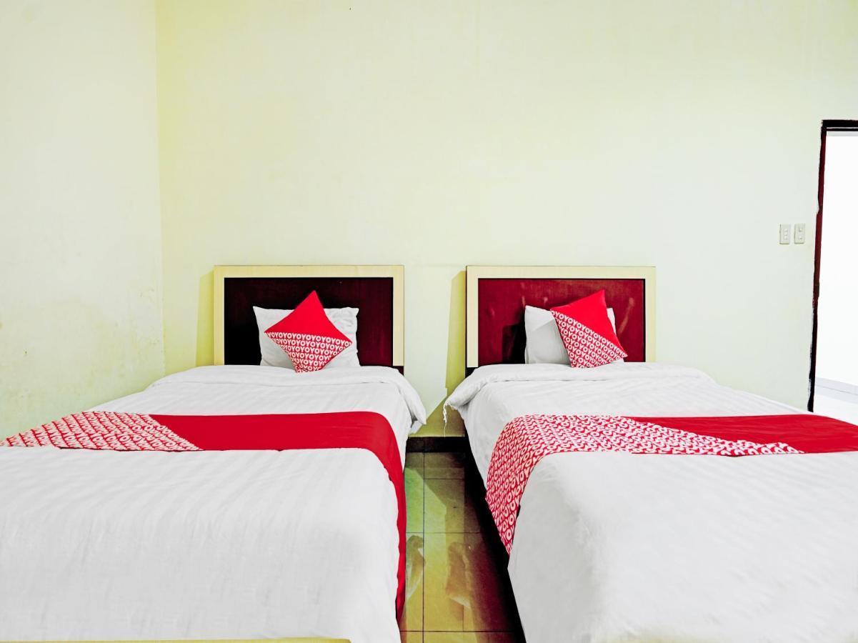 Oyo 90331 Hotel Toba Shanda Parapat Eksteriør bilde