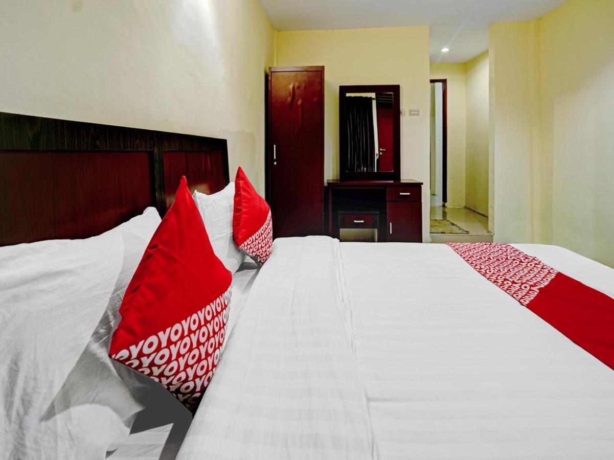 Oyo 90331 Hotel Toba Shanda Parapat Eksteriør bilde