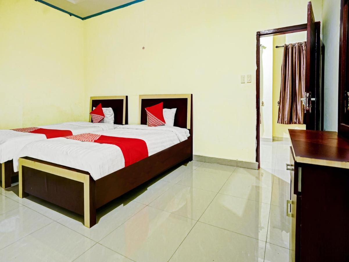 Oyo 90331 Hotel Toba Shanda Parapat Eksteriør bilde