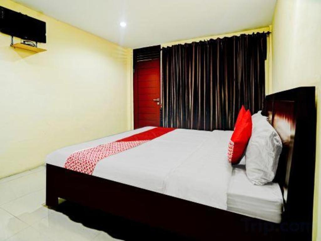 Oyo 90331 Hotel Toba Shanda Parapat Eksteriør bilde