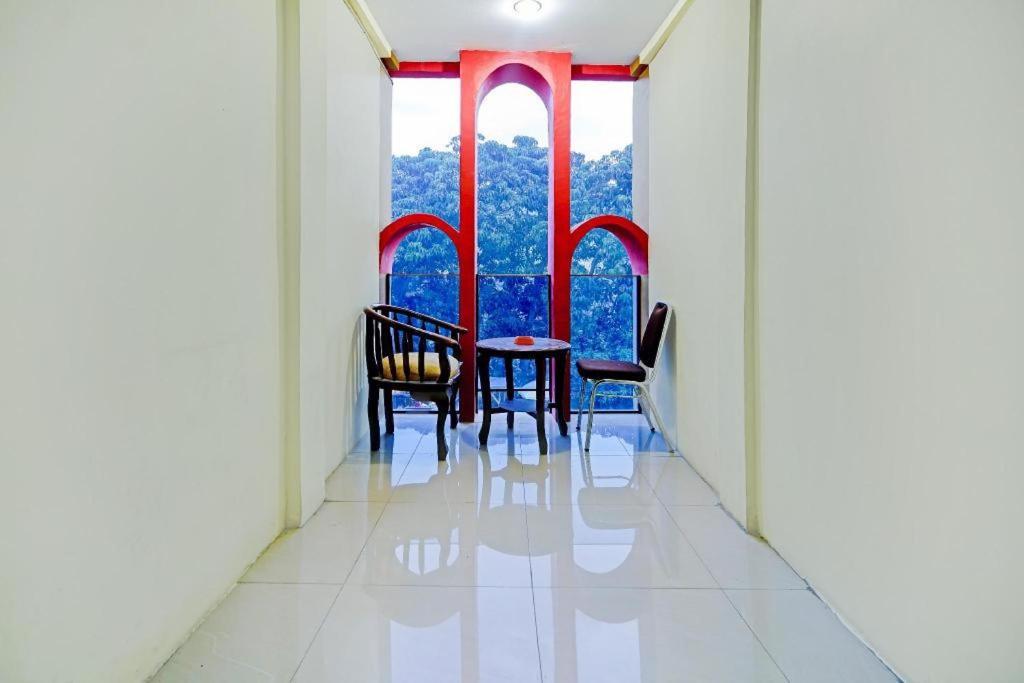 Oyo 90331 Hotel Toba Shanda Parapat Eksteriør bilde
